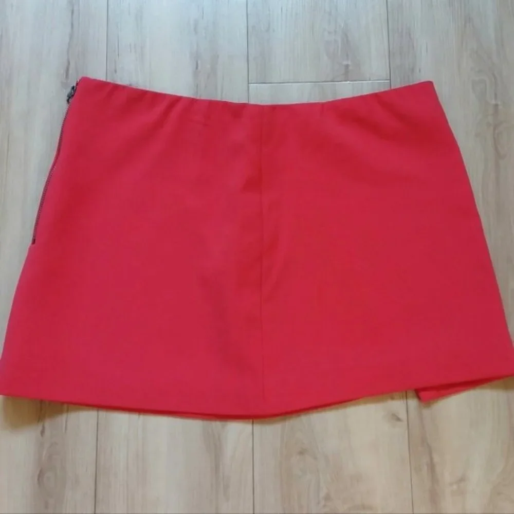 Alice + Olivia Shaylee Mini Skirt Poppy Red 6 - Picture 7 of 13